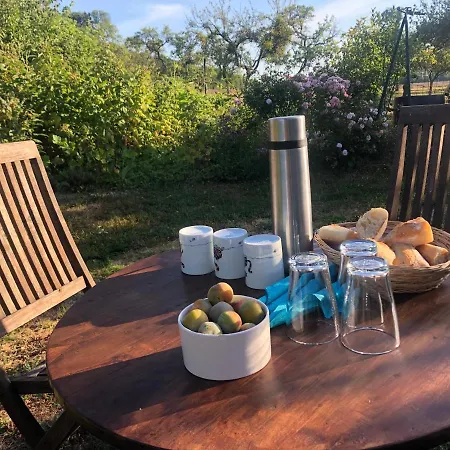 Le Bleu Levant Bed & Breakfast